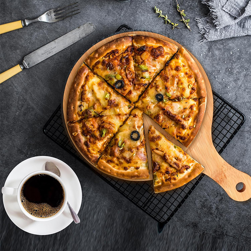 Round Wood Cutting Board with Handle